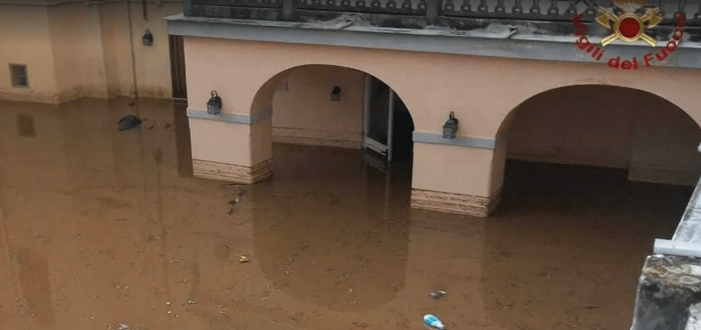 Salerno Licenziati I Lavoratori Della Casa Di Riposo Allagata Il Desk