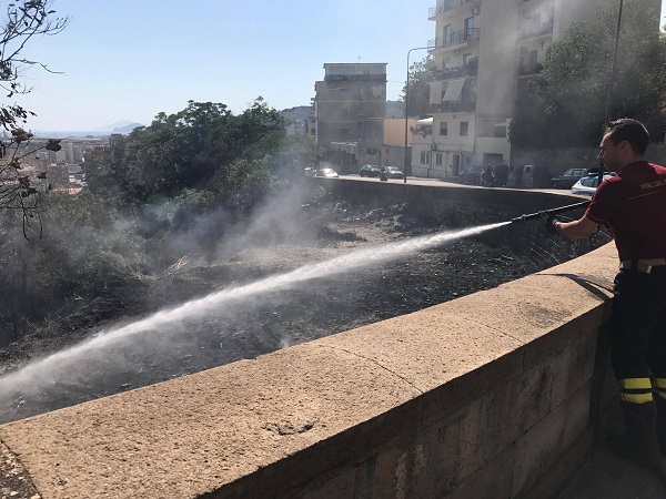 Incendio Anche A Napoli, Fiamme A Fuorigrotta: Palazzo Evacuato - Il Desk