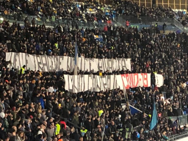 Napoli, Striscione Ultras Contro Coronavirus:”nelle Tragedie Non C’è ...